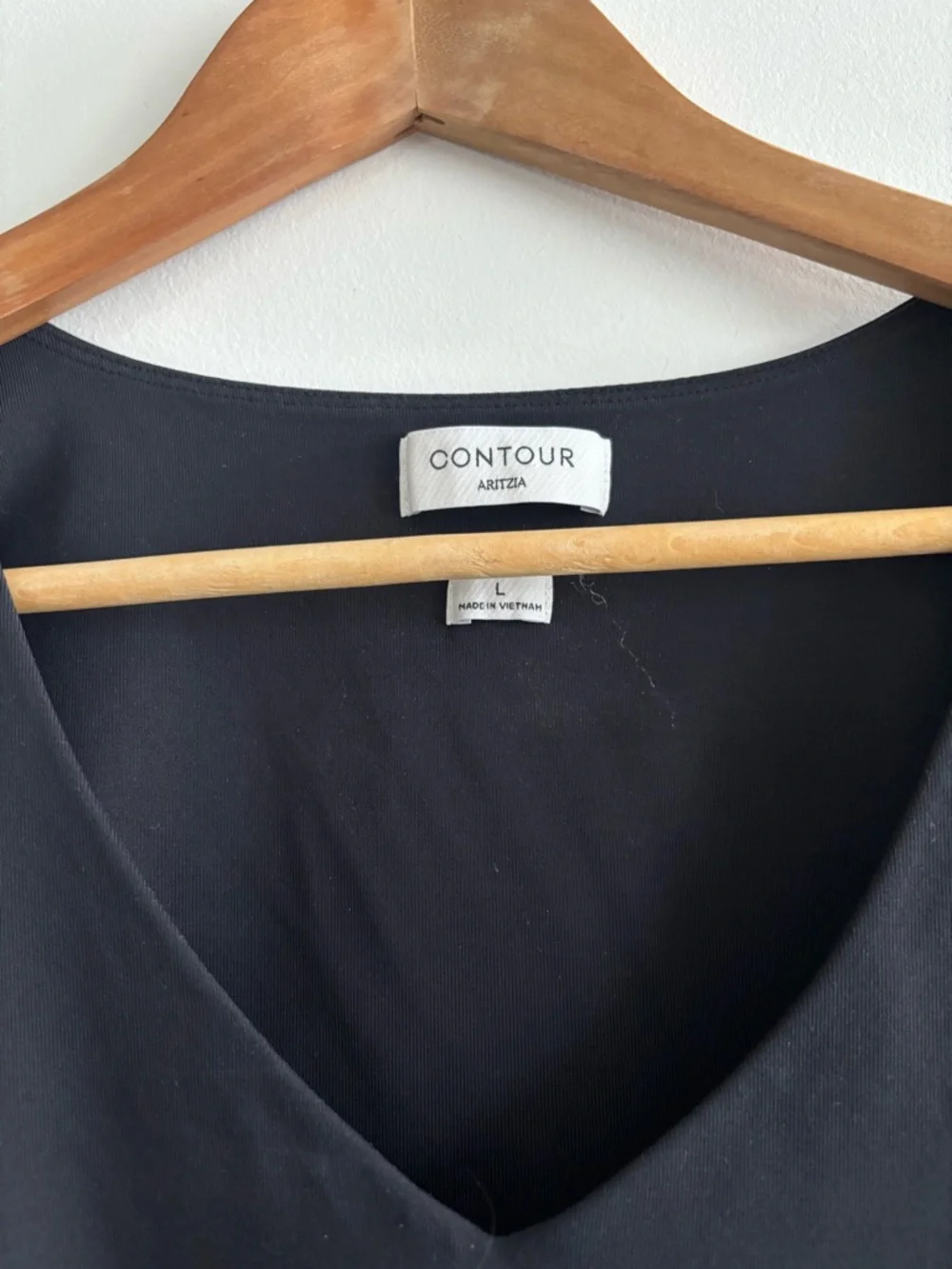 Aritzia Contour Black V-Neck Long Sleeve Bodysuit - Picture 5 of 13